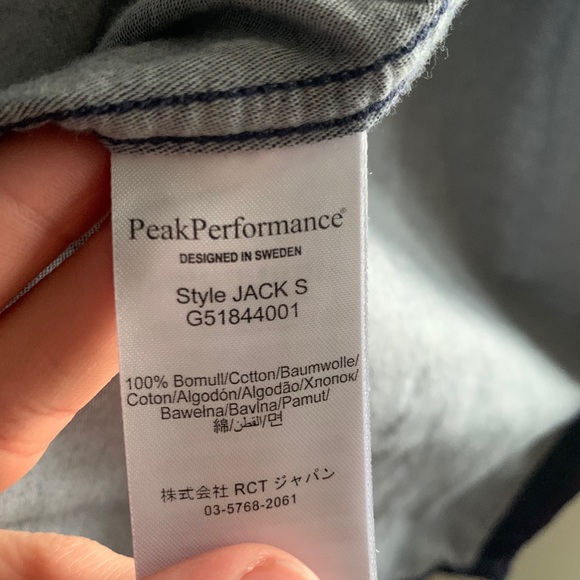 Peak Performance Pocket Shirt - Picture 3 of 3